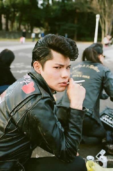 10 Startling Japanese Pompadour Hairstyles for Men – Cosywoods.com