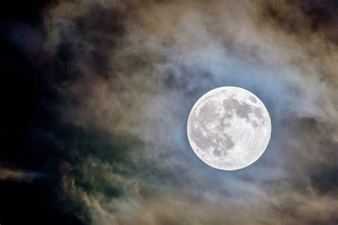 “How does the moon glow?” | WSU Insider | Washington State University