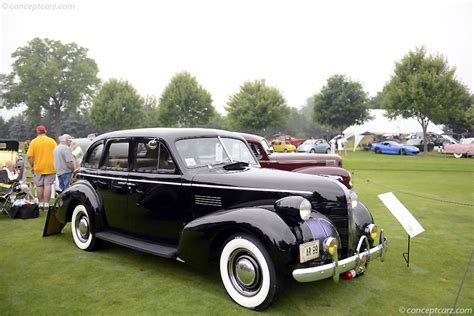 1939 Pontiac Deluxe Six Series 26 Image. Photo 2 of 40