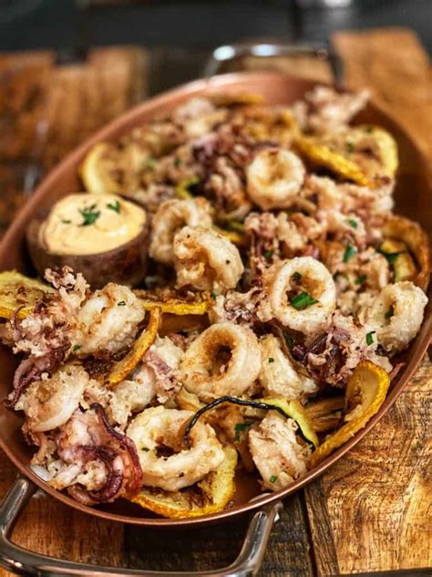 CRISPY CALAMARI | APPETIZER | SEAFOOD | EASY RECIPE