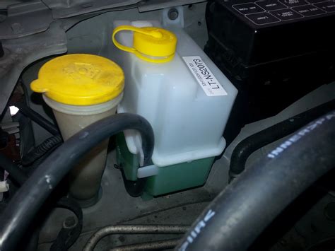 Corolla DIY: DIY Replace Coolant Reservoir Tank 2000 Infinit I30