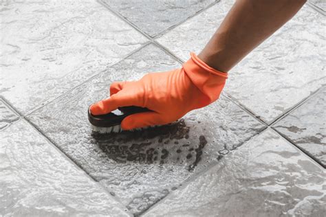 How to Clean Grout: Top 7 Simple Tips for Grout Cleaning