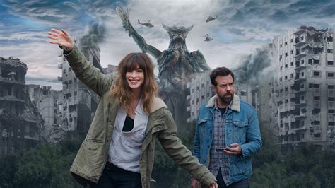 Sinopsis Film Colossal, Anne Hathaway Kendalikan Monster : Okezone ...