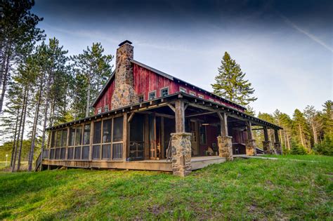 Reclaimed Materials Inside Rustic Country Barn | URBAN EVOLUTIONS