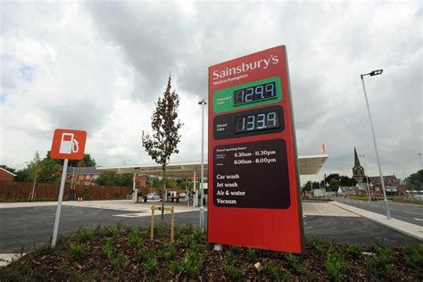 Sainsbury's petrol station opens ahead of Wolverhampton superstore | Express & Star