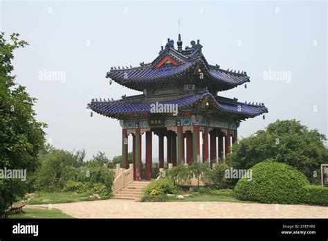 Tomb of Sun Quan Pavilion, Burial site of Ming Hongwu (Zhu Yuanzhang ...