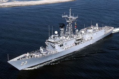 Frigate Photo Index FFG-23 USS LEWIS B. PULLER