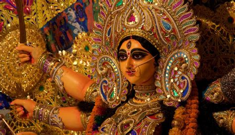 Visit These Best Durga Puja Pandals In Delhi & We'll Tell You Where To Eat