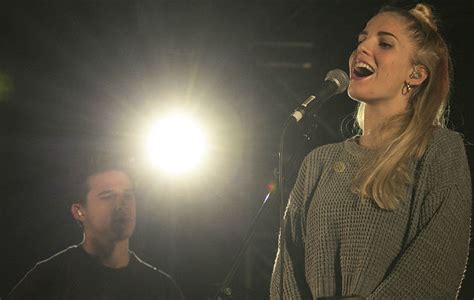 London Grammar air new material at secret surprise show - NME