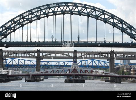 Newcastle bridges hi-res stock photography and images - Alamy