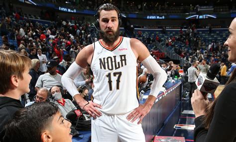 Off the Court 2021-22: Pelicans center Jonas Valanciunas | NBA.com