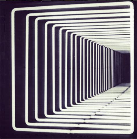 neon infinity tunnel. illusion | Arte della luce, Installazioni di arte illuminotecnica, Arte ...