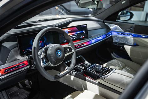 BMW 7 Series Interior First Impressions -- Best BMW Cabin Ever