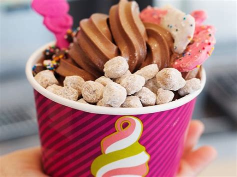 Menchie's Frozen Yogurt - The Collection Riverpark