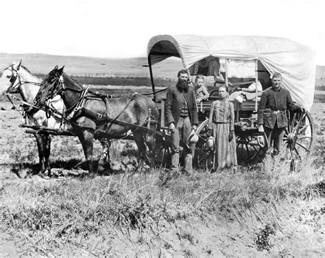 Pioneer Family And Wagon Photograph by Underwood Archives - Pixels