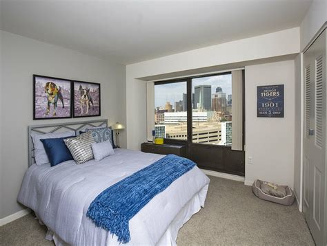 Downtown Detroit Luxury Apartments | Floor Plans | Riverfront Towers