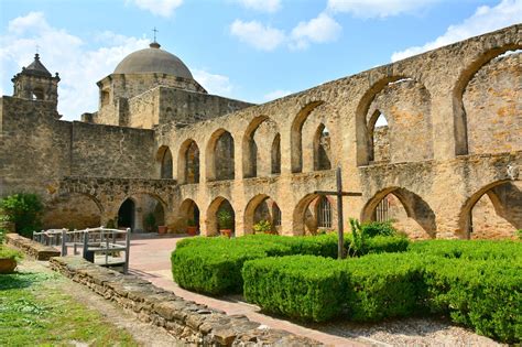 Mission San Jose in San Antonio - A Beautiful Historic Texas Monument ...