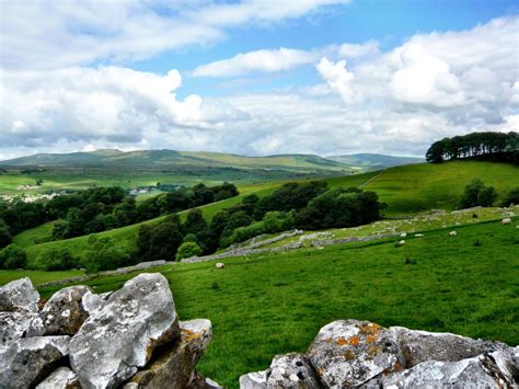 Yorkshire Dales countryside 3 Peaks - WanderingKiwi