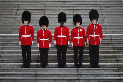 How To Identify The Foot Guards at Buckingham Palace