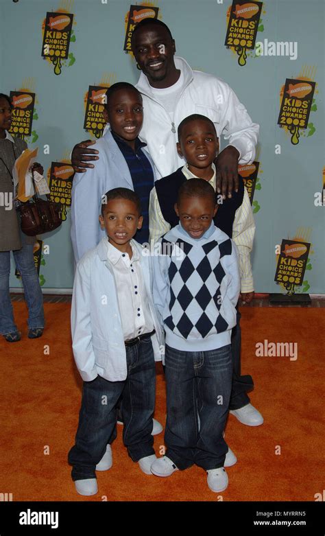 Akon family hi-res stock photography and images - Alamy