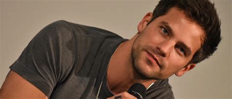 Pretty Little Liars: Brant Daugherty, first guest of the 'Let’s Hang with -A Paris edition ...