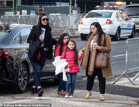 El Chapo's beauty queen wife returns to trial with twin daughters - News Need News