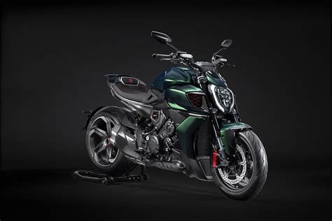 Ducati teams up with Bentley for a special one-off Diavel V4 - Cycle News