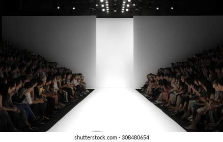 Fashion Runway Background Hd - Keepingup With Thegreen