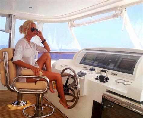 Yachting time | Luxury life, Provocative women, Yacht fashion