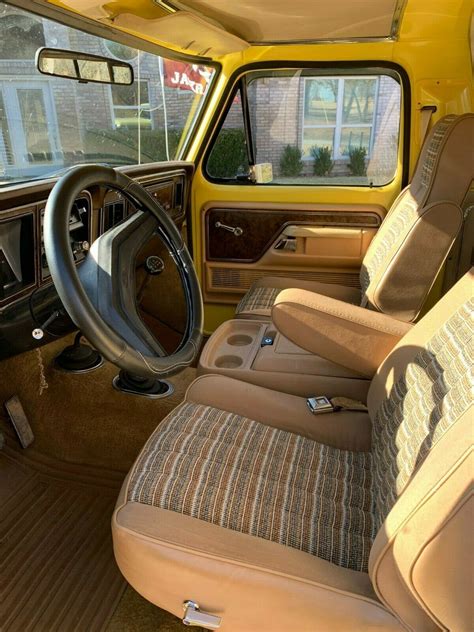 ford bronco interior | Barn Finds