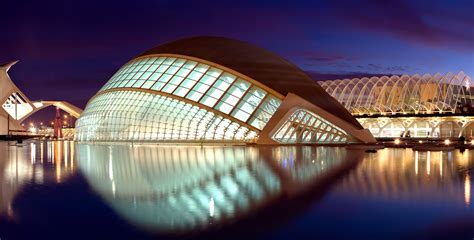 File:Calatrava Hemisphär w.jpg - Wikimedia Commons