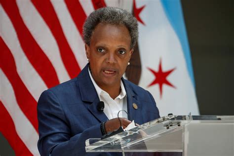 Chicago Mayor Lori Lightfoot takes on 8 rivals in reelection bid | PBS News