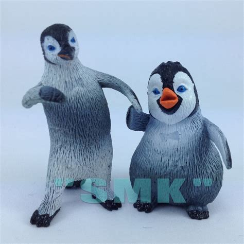 Happy feet Mumble penguins animal model toy ornaments. Young and baby ...