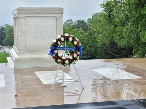 South Huntington Students Place Wreath At Tomb Of The Unknown Soldier | Huntington, NY Patch