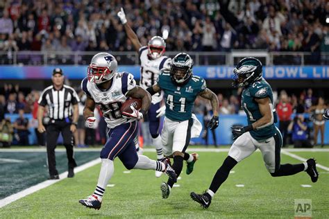 Photos highlight key touchdowns in Eagles thrilling Super Bowl win — AP ...