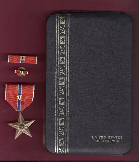 1990s US Bronze Star Medal With Case & V Device for Valor - Etsy