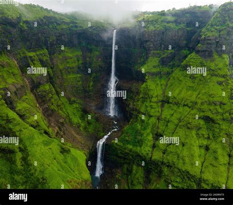 The mighty Kalu Waterfalls at Malshej Ghat - Maharashtra, India Stock Photo - Alamy