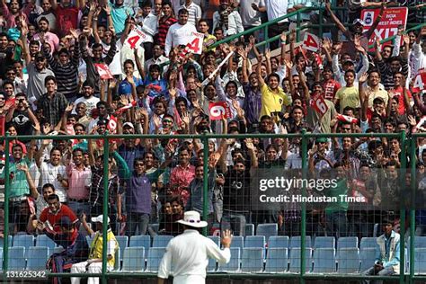 India Cricket Stadium Crowd Photos and Premium High Res Pictures - Getty Images