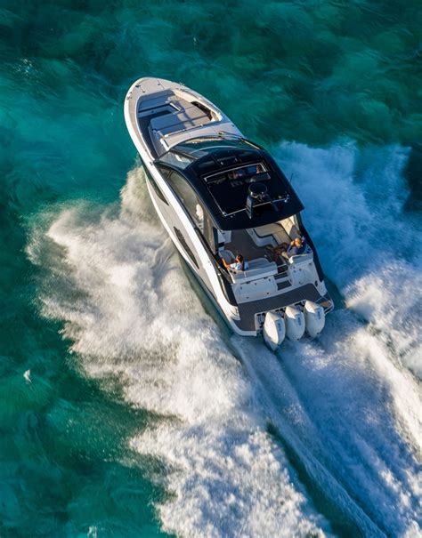 Sea Ray Sundancer 370: Sea Trial and Review - Power & Motoryacht