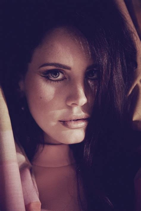 Lana Del Rey "Young & Beautiful" Demo Leaks - Oh No They Didn't!