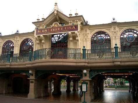 Disneyland Paris - Disneyland Railroad Main Street Station | Disney ...