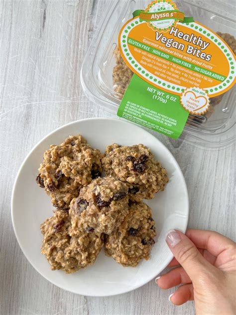 Alyssa's Inspired Healthy Oatmeal Bites - Peanut Butter and Jilly