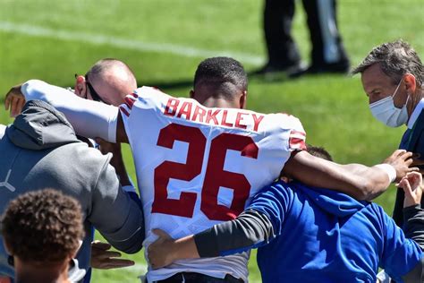 Saquon Sleeps with the Fishes, Torn ACL Knee Injury for Giants' Barkley