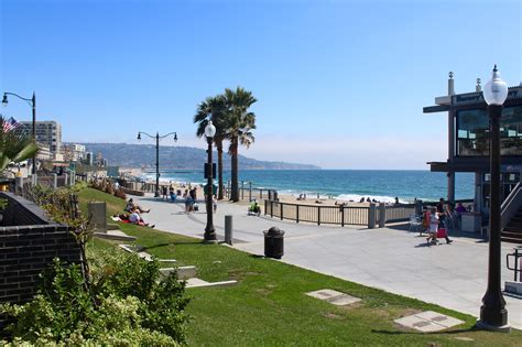 Redondo Beach Pier - Pier Fishing in California