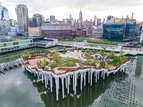 Así es el nuevo parque flotante que se inauguró en New York