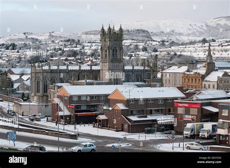 Newry, Northern Ireland, UK, 5th February 2013. Newry awakes to an unexpected snowfall this ...