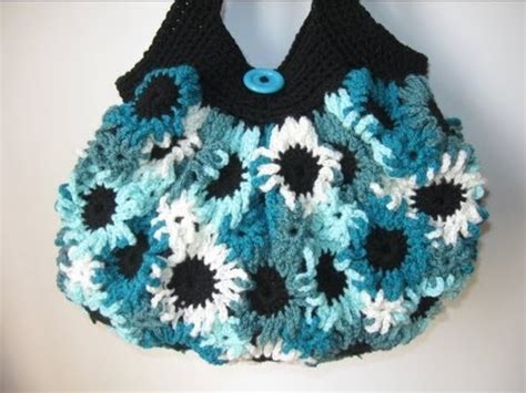 Crochet Flower Purse – Free Crochet Pattern – Meladora's Creations