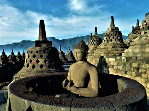 Stunning Buddhist Temple - Review of Borobudur Temple, Borobudur ...