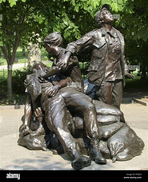 Memorial to the nurses during the Vietnam War at the vietnam Memorial ...