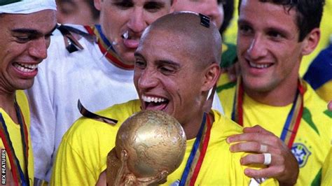 Roberto Carlos: Brazil legend set to make appearance for Shropshire pub ...